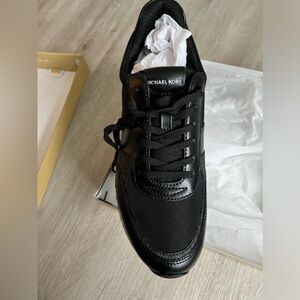 Michael kors women’s sneakers size 8